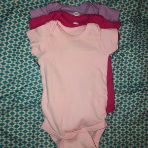 0-3 month onesies *great condition *